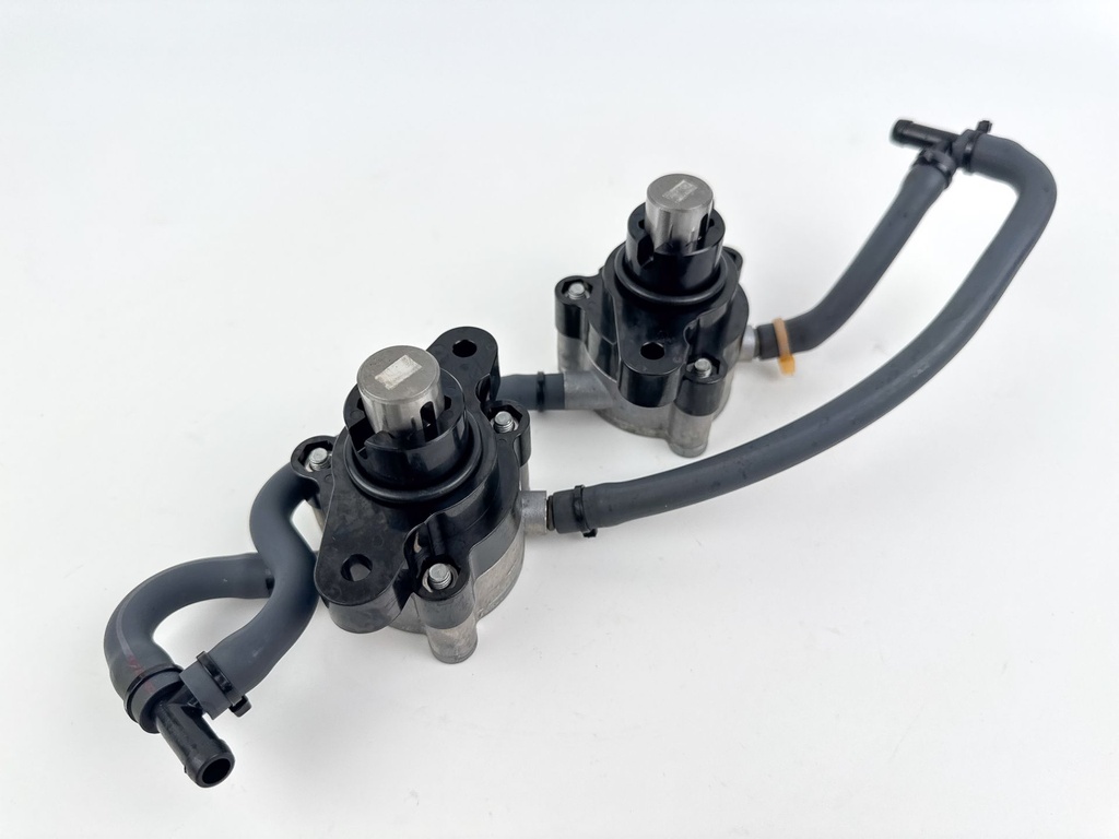 2004 Yamaha 150 HP 4 Stroke Outboard Fuel Pump 63P-24410-00-00 OEM