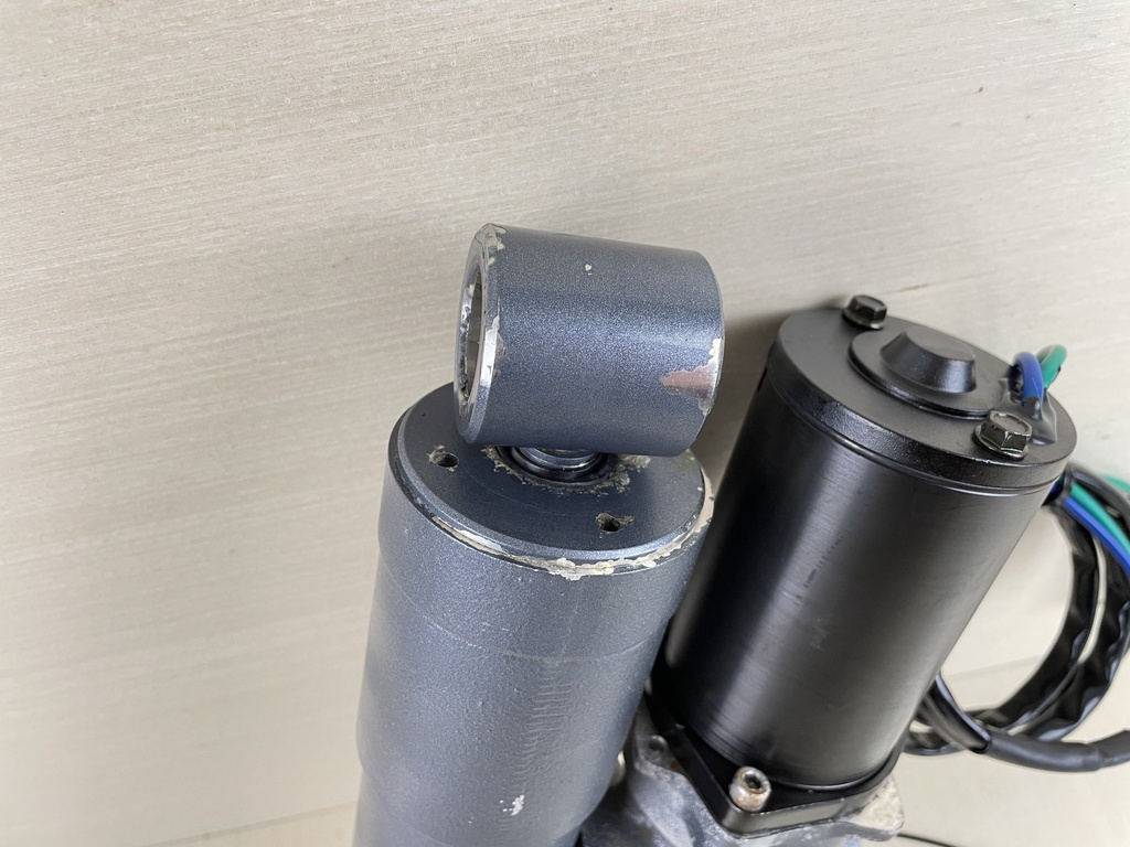 1998 Yamaha 40HP 2 Stroke Outboard Power Trim & Tilt Assembly 62X-43800-03-4D