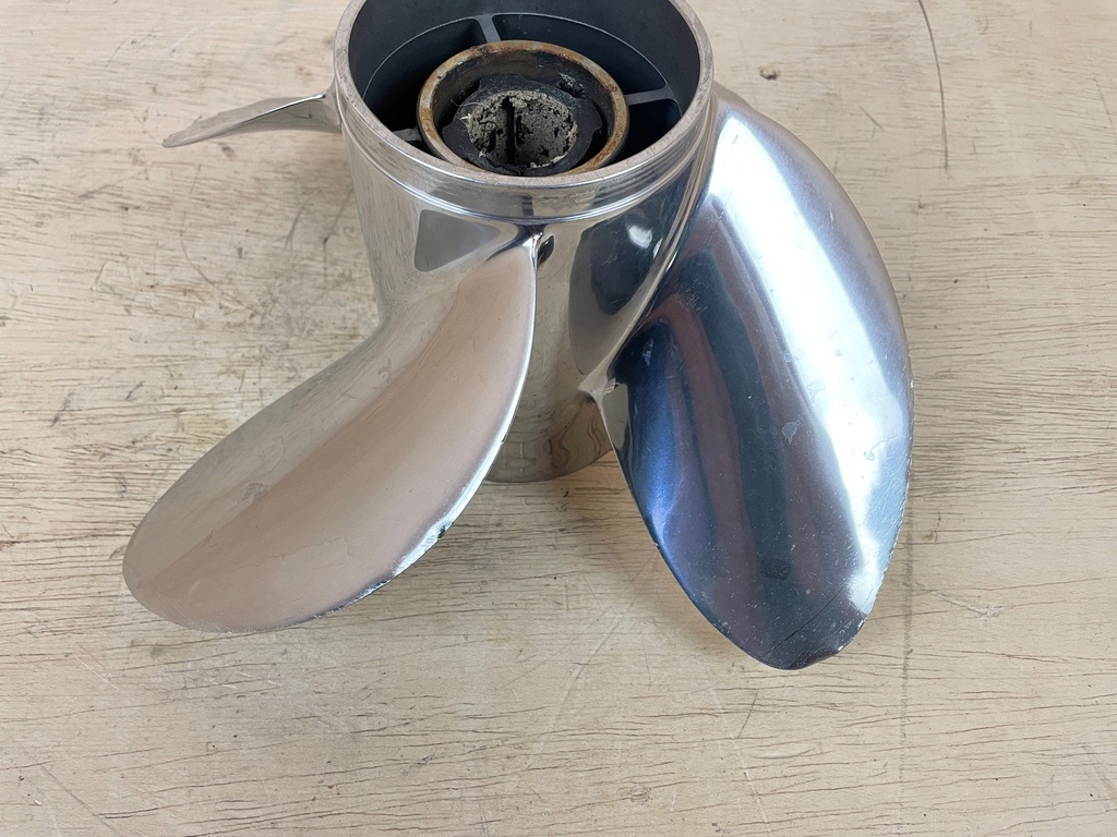 Evinrude Cyclone TBX 14 x 20" RH Stainless Steel Propeller 4 Blade 763944