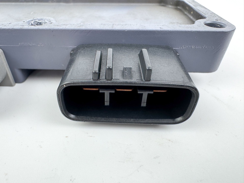 2004 Yamaha 150 HP 4 Stroke Outboard Rectifier & Regulator 63P-81960-00-00 OEM