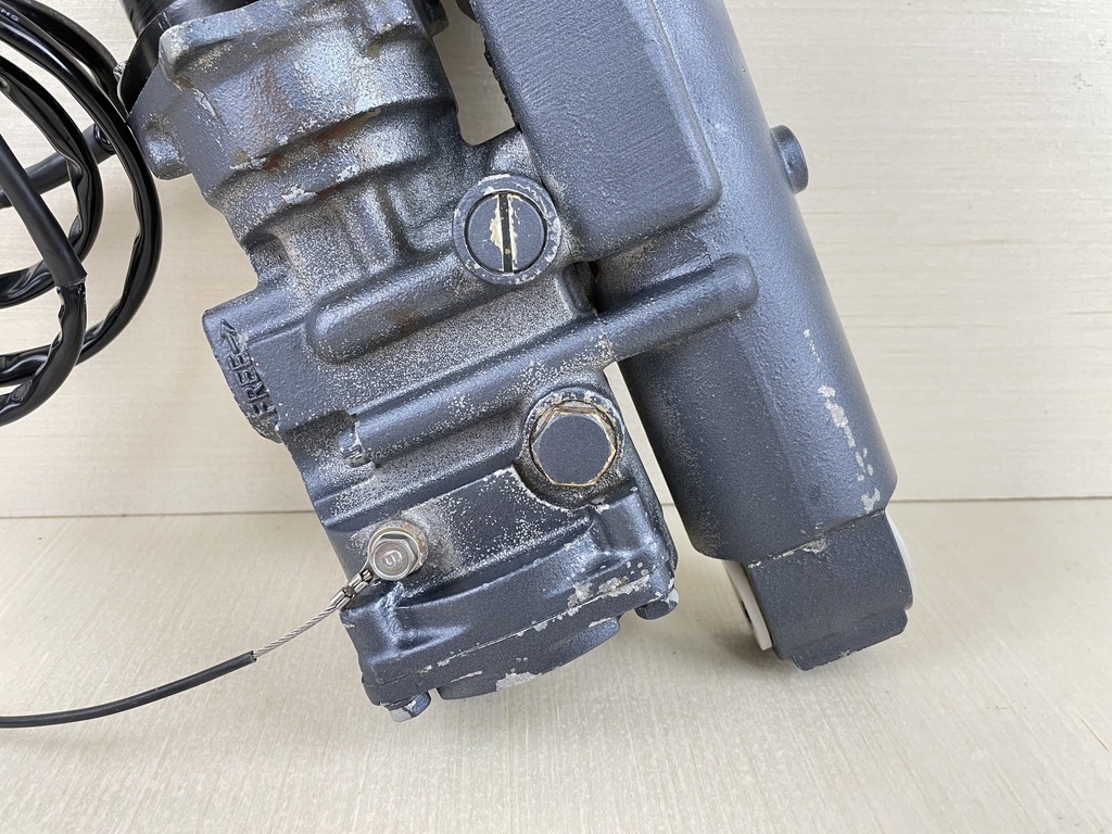 1998 Yamaha 40HP 2 Stroke Outboard Power Trim & Tilt Assembly 62X-43800-03-4D