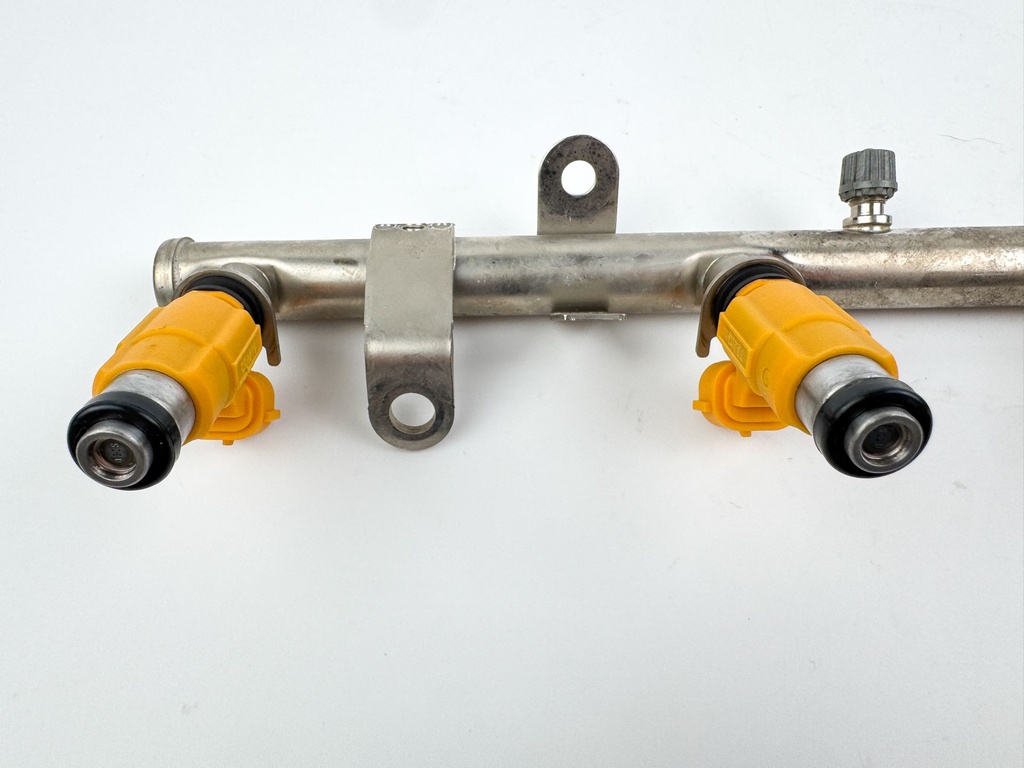 2004 Yamaha 150 HP 4 Stroke Outboard Fuel Injector Set W/ Rail 63P-13761-00-00 OEM