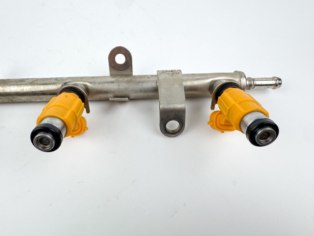 2004 Yamaha 150 HP 4 Stroke Outboard Fuel Injector Set W/ Rail 63P-13761-00-00 OEM