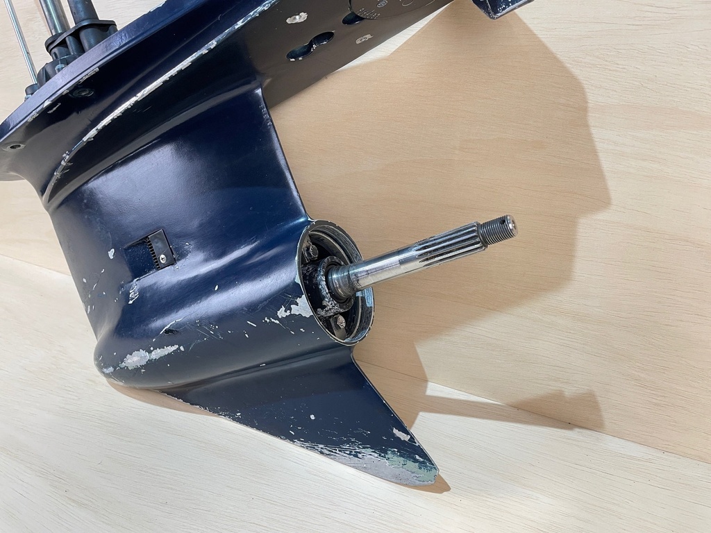 1998 Evinrude 225HP 20" Shaft Lower Unit Gear Case