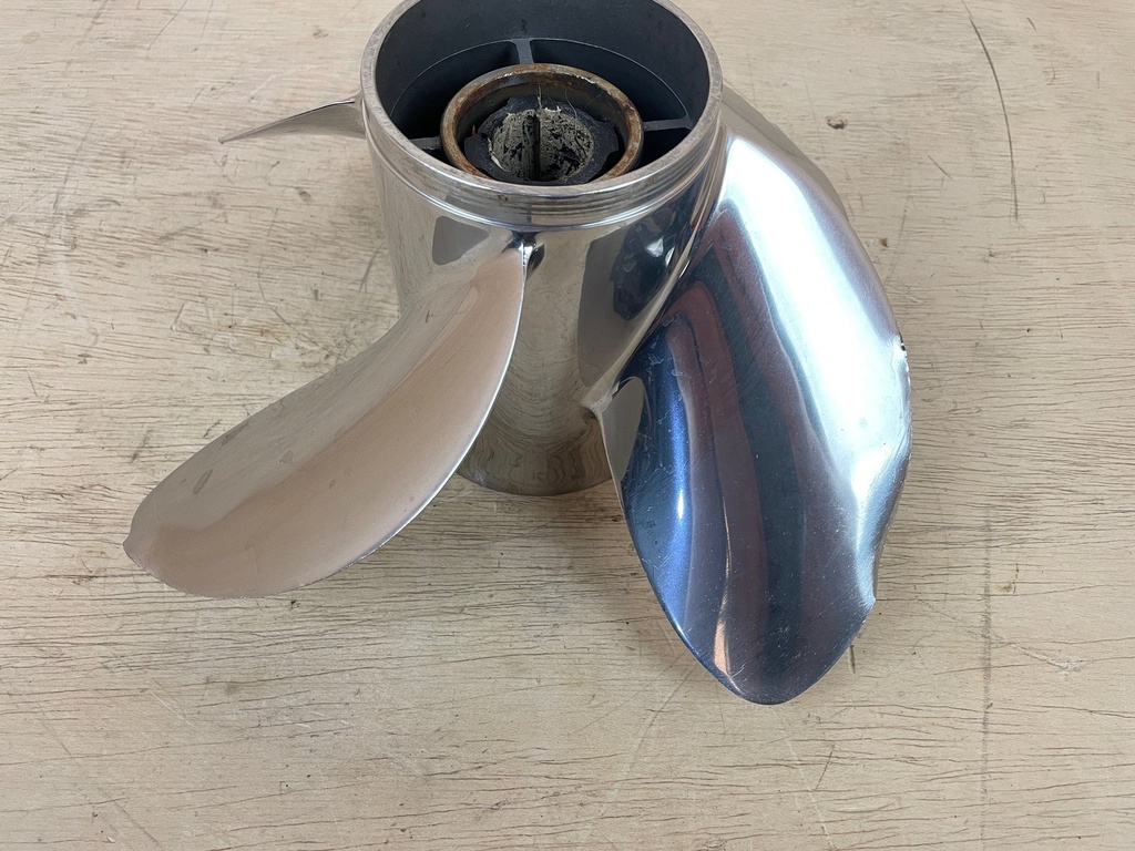 Evinrude Cyclone TBX 14 x 20" RH Stainless Steel Propeller 4 Blade 763944