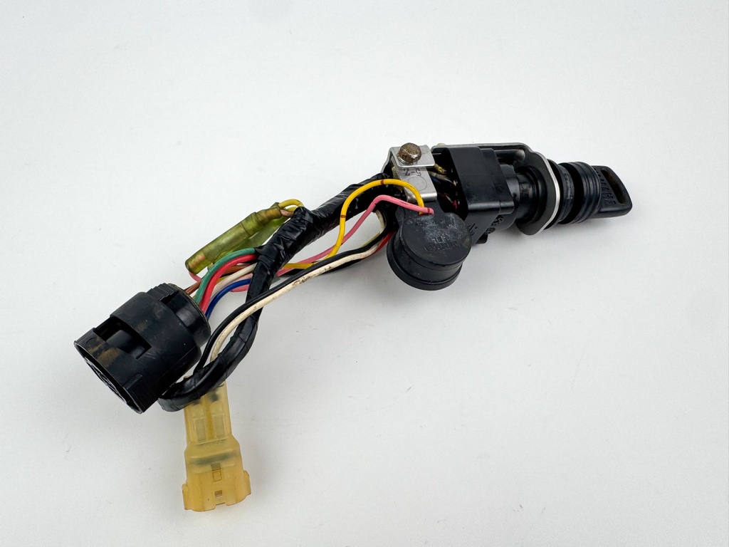 Yamaha Outboard Single Engine Key Switch With Key - Used