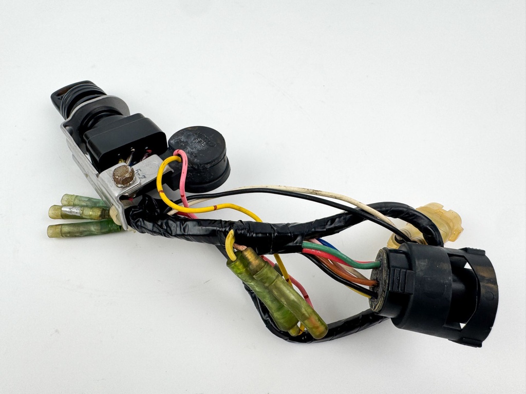 Yamaha Outboard Single Engine Key Switch With Key - Used