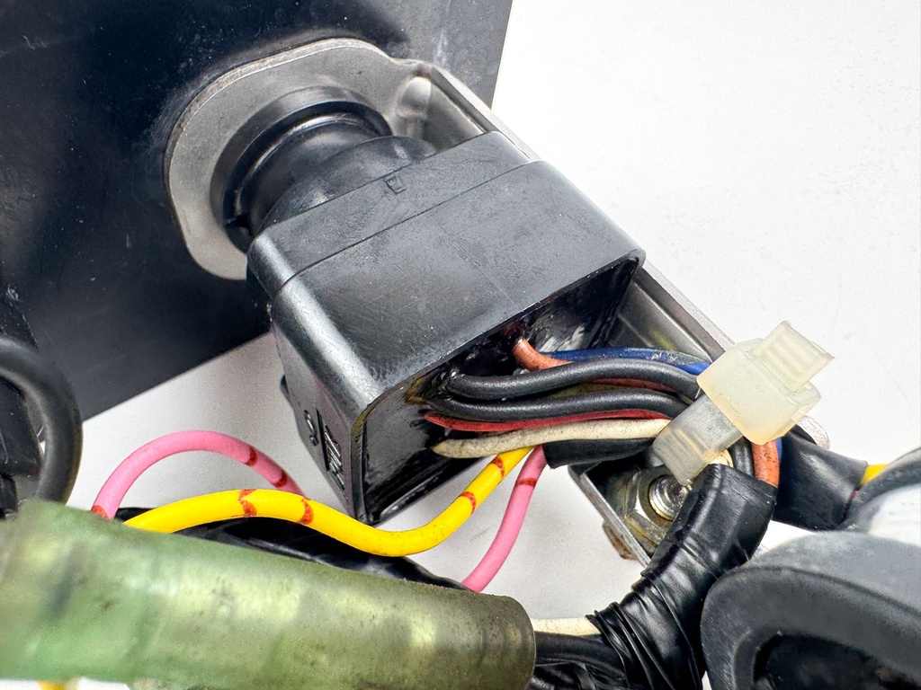 Yamaha Single Engine Key Switch With Key Assembly Panel