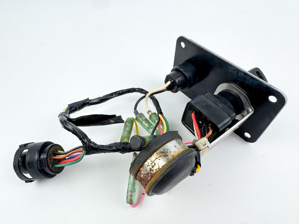 Yamaha Outboard Single Engine Key Switch & Key