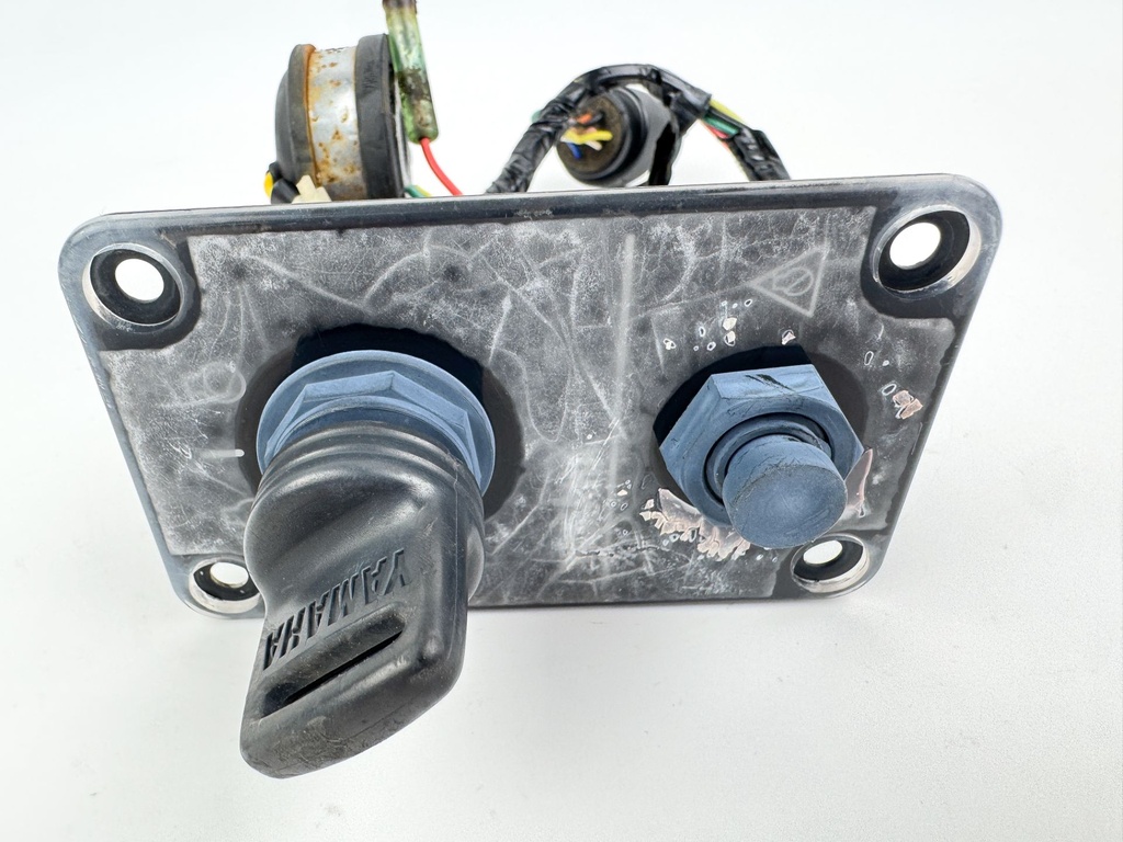 Yamaha Outboard Single Engine Key Switch & Key