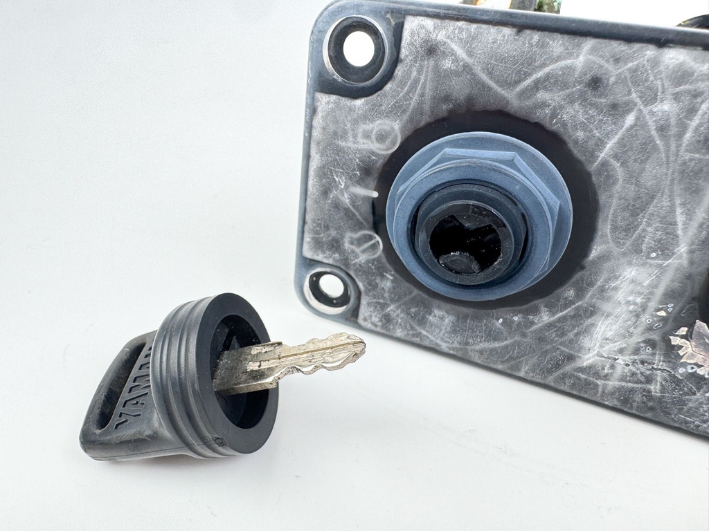 Yamaha Outboard Single Engine Key Switch & Key