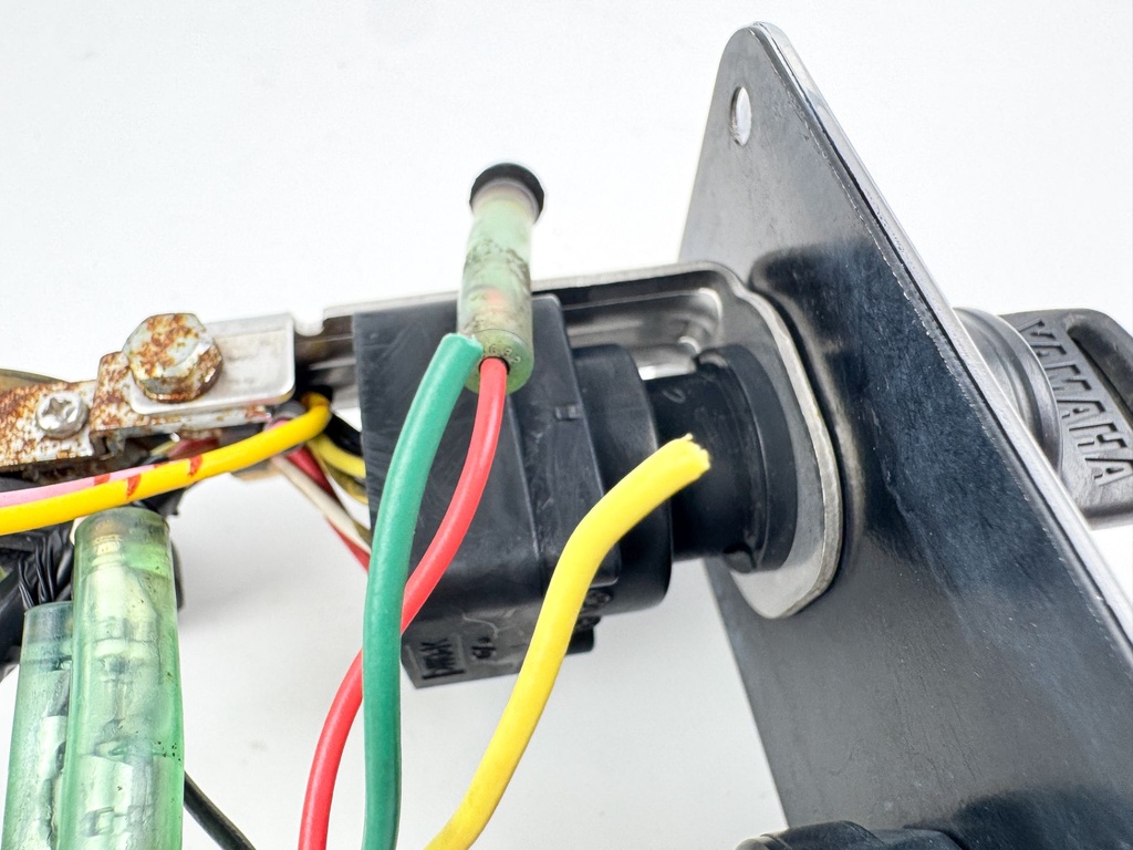 Yamaha Outboard Single Engine Key Switch & Key