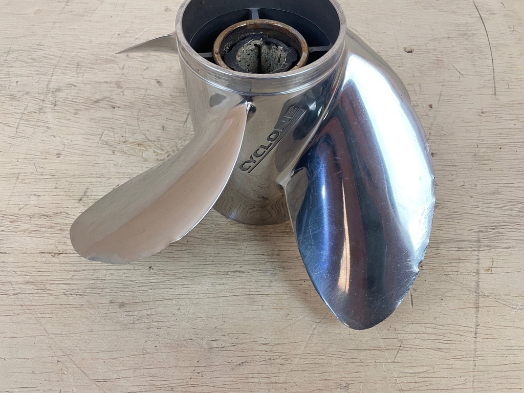 Evinrude Cyclone TBX 14 x 20" RH Stainless Steel Propeller 4 Blade 763944