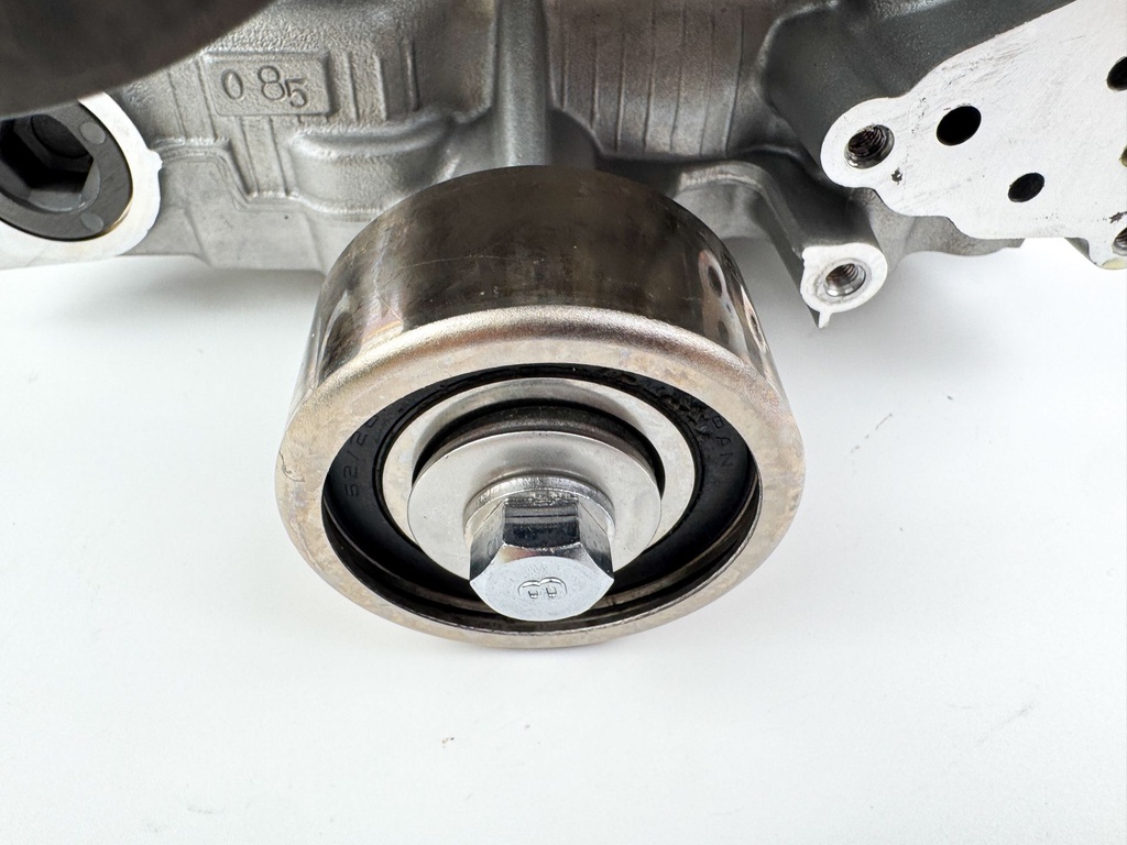 2013 Yamaha 250 HP 4 Stroke Outboard Port Cylinder Head 6CB-W009C-00-00 OEM