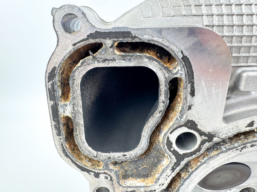 2013 Yamaha 250 HP 4 Stroke Outboard Port Cylinder Head 6CB-W009C-00-00 OEM