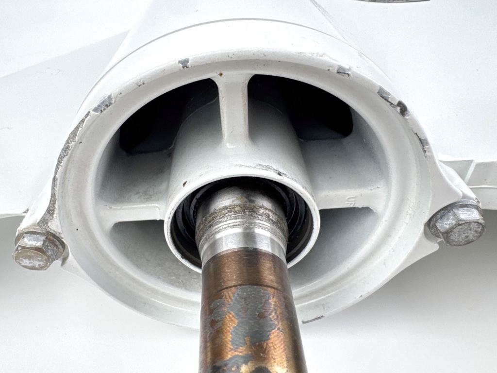 2006 + Suzuki DF 150 175 200A 25" XL Lower Unit Gear Case RH