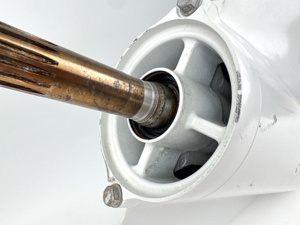 2006 + Suzuki DF 150 175 200A 25" XL Lower Unit Gear Case RH