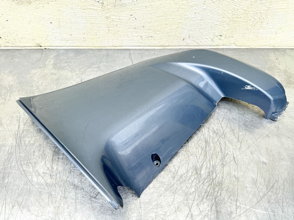 2004 Yamaha 225 HP 4 Stroke Outboard Lower Apron Cowling Starboard 69J-42741-00-8D OEM