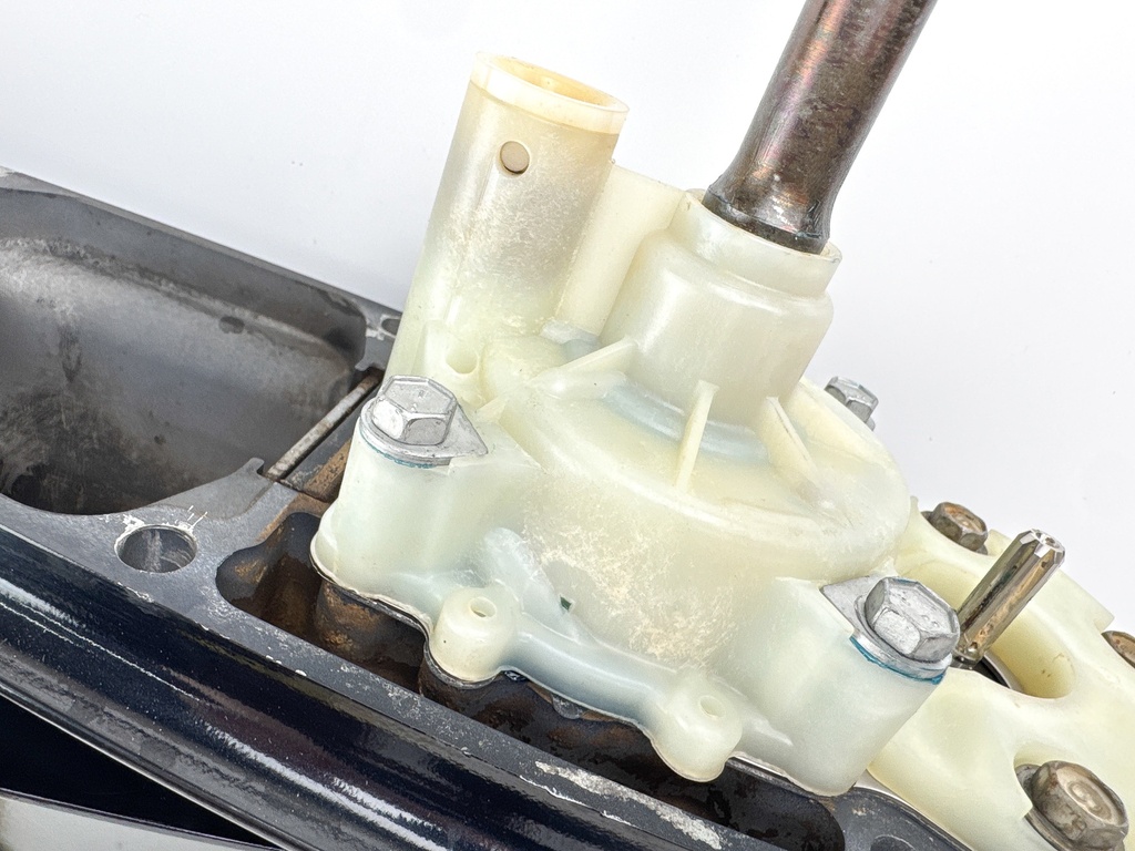 2010+ Yamaha VF 200 225 250 HP SHO VMAX 20" Outboard Lower Unit Gear Case