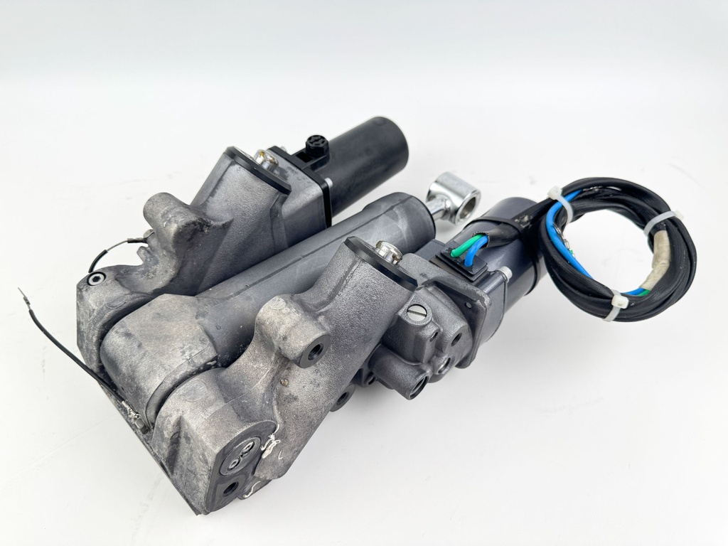 Yamaha V8 F 300 350 HP Outboard Power Trim Tilt Unit 6AW-43800-05-00