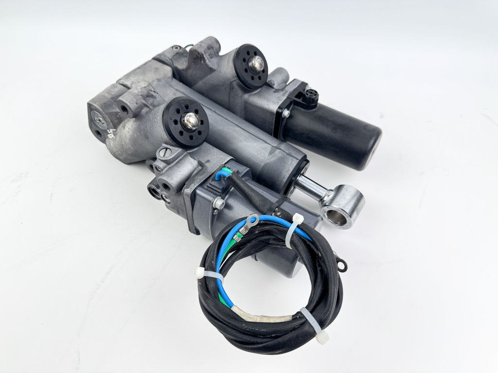 Yamaha V8 F 300 350 HP Outboard Power Trim Tilt Unit 6AW-43800-05-00