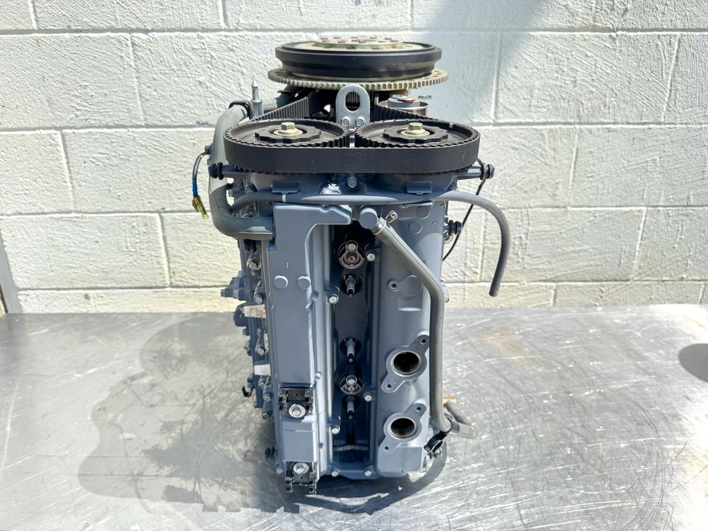 2004 Yamaha 150 HP 4 Stroke Outboard Powerhead 63P-W009B-00-1S OEM