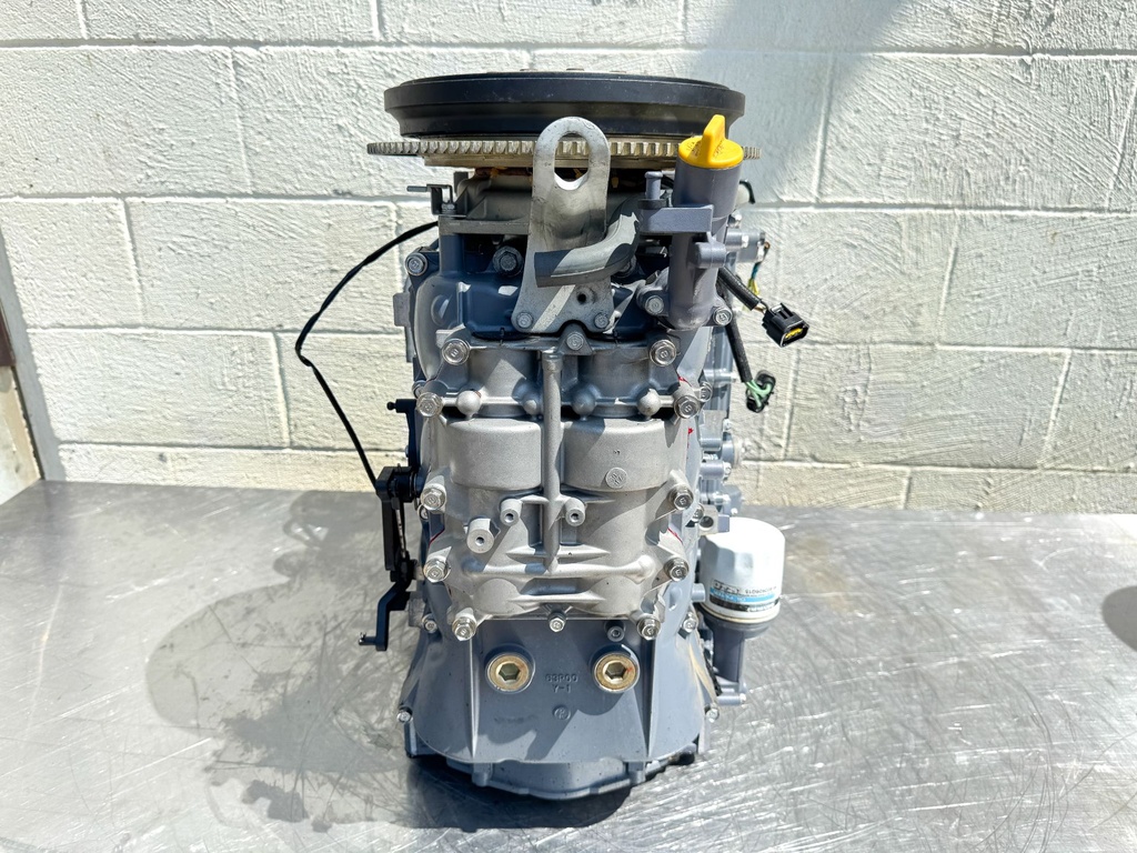 2004 Yamaha 150 HP 4 Stroke Outboard Powerhead 63P-W009B-00-1S OEM