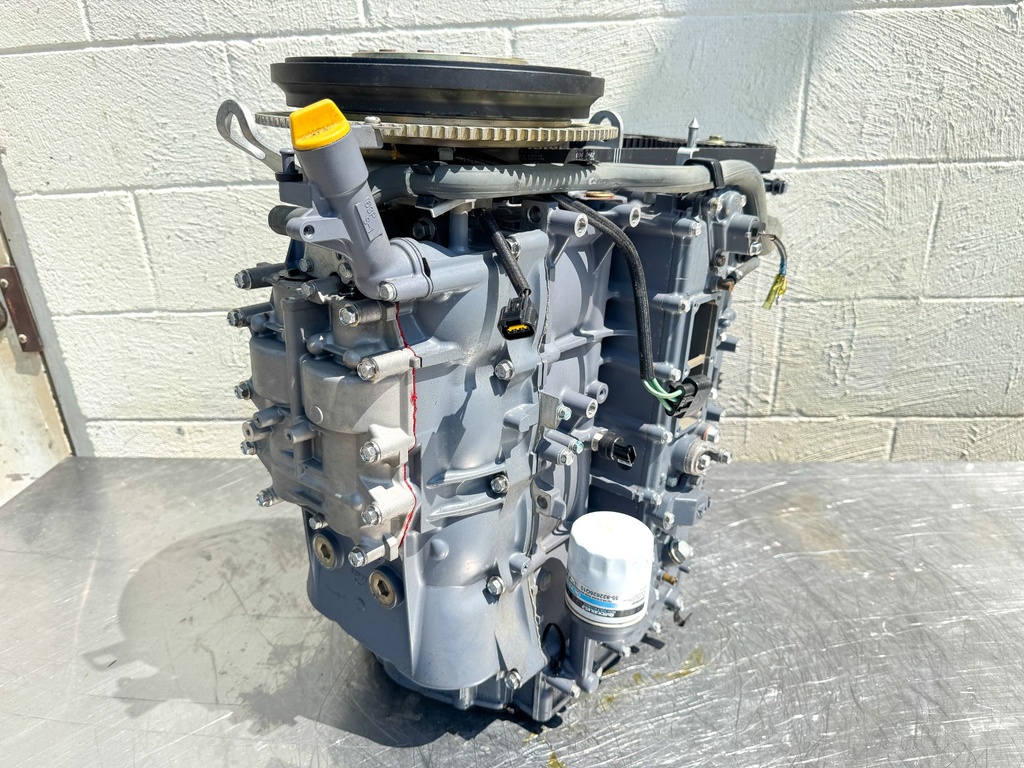 2004 Yamaha 150 HP 4 Stroke Outboard Powerhead 63P-W009B-00-1S OEM