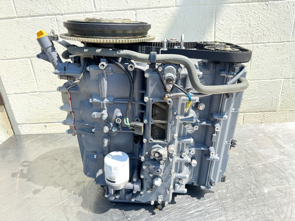 2004 Yamaha 150 HP 4 Stroke Outboard Powerhead 63P-W009B-00-1S OEM