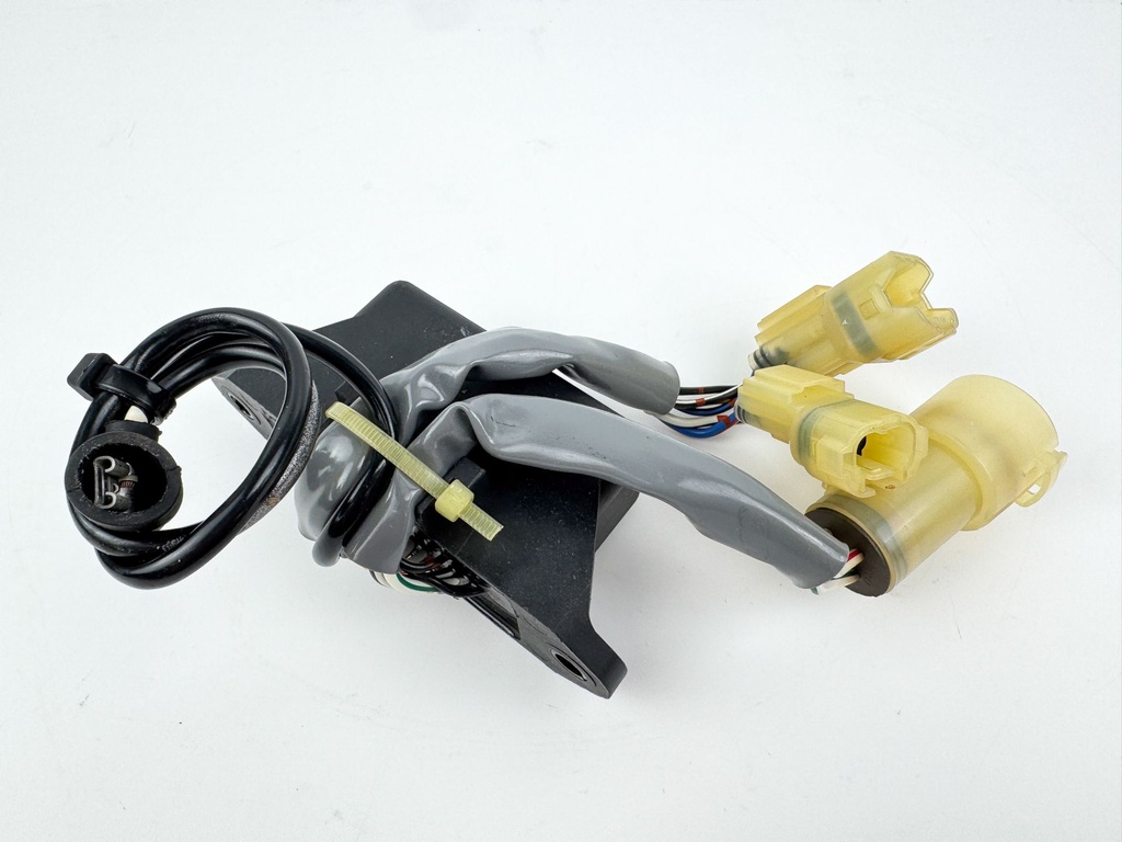 2007 Honda 135 HP 4 Stroke Outboard Main Relay 38580-ZY6-013 OEM