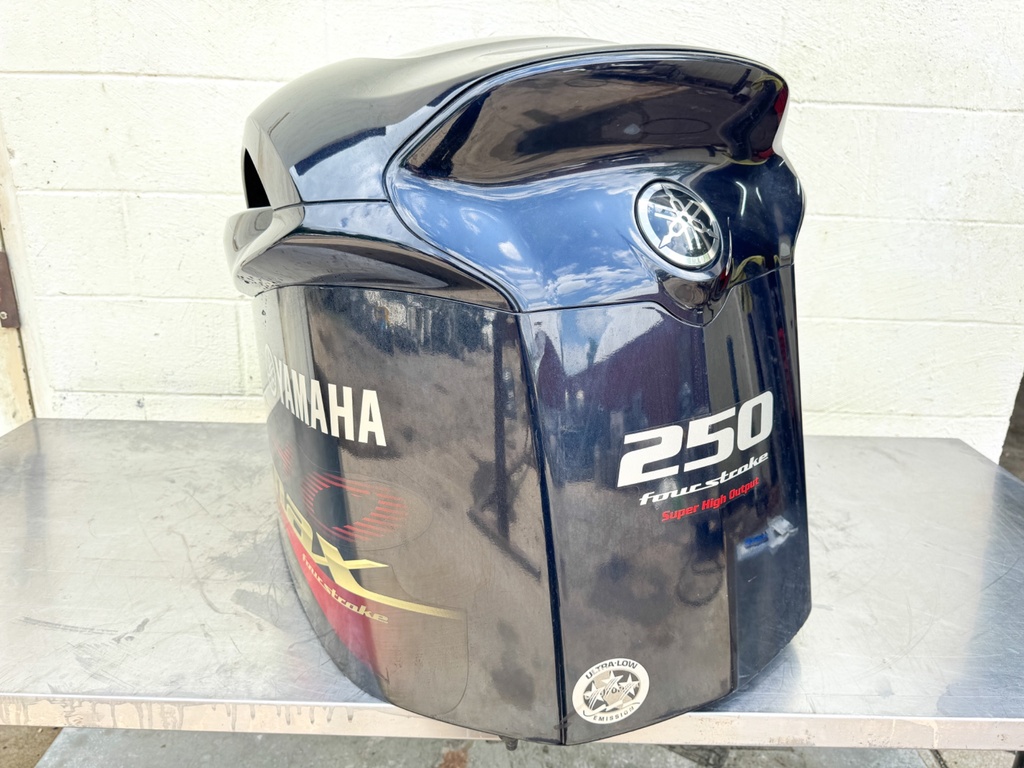2013 Yamaha 250 HP 4 Stroke Outboard Top Cowling 6CB-42610-00-00 OEM