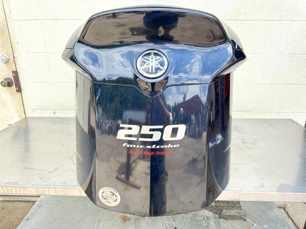 2013 Yamaha 250 HP 4 Stroke Outboard Top Cowling 6CB-42610-00-00 OEM