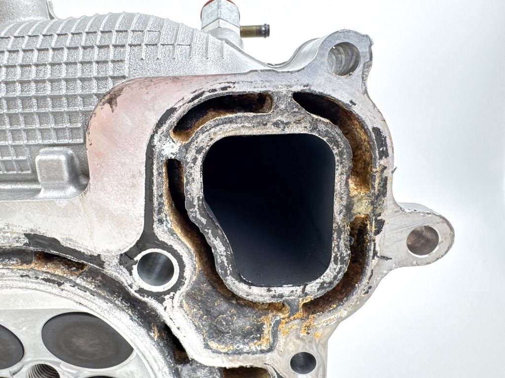 2013 Yamaha 250 HP 4 Stroke Outboard Starboard Cylinder Head 6CB-W009A-00-00 OEM