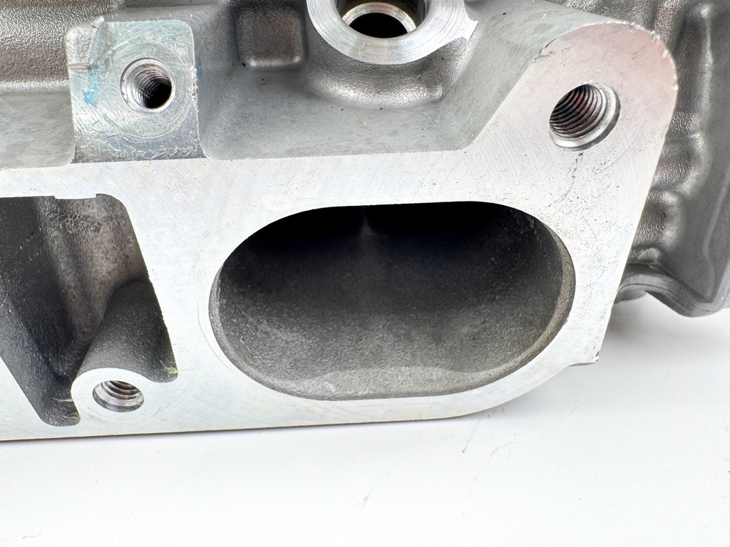 2013 Yamaha 250 HP 4 Stroke Outboard Starboard Cylinder Head 6CB-W009A-00-00 OEM