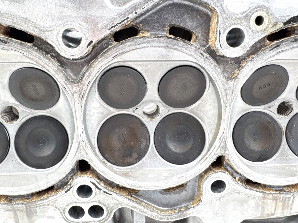 2013 Yamaha 250 HP 4 Stroke Outboard Starboard Cylinder Head 6CB-W009A-00-00 OEM