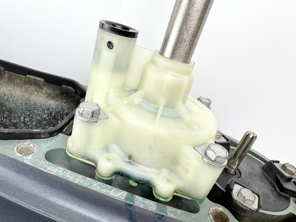 Yamaha 200 225 HP 4 Stroke 30" XXL Lower Unit Gear Case RH Ready To Install