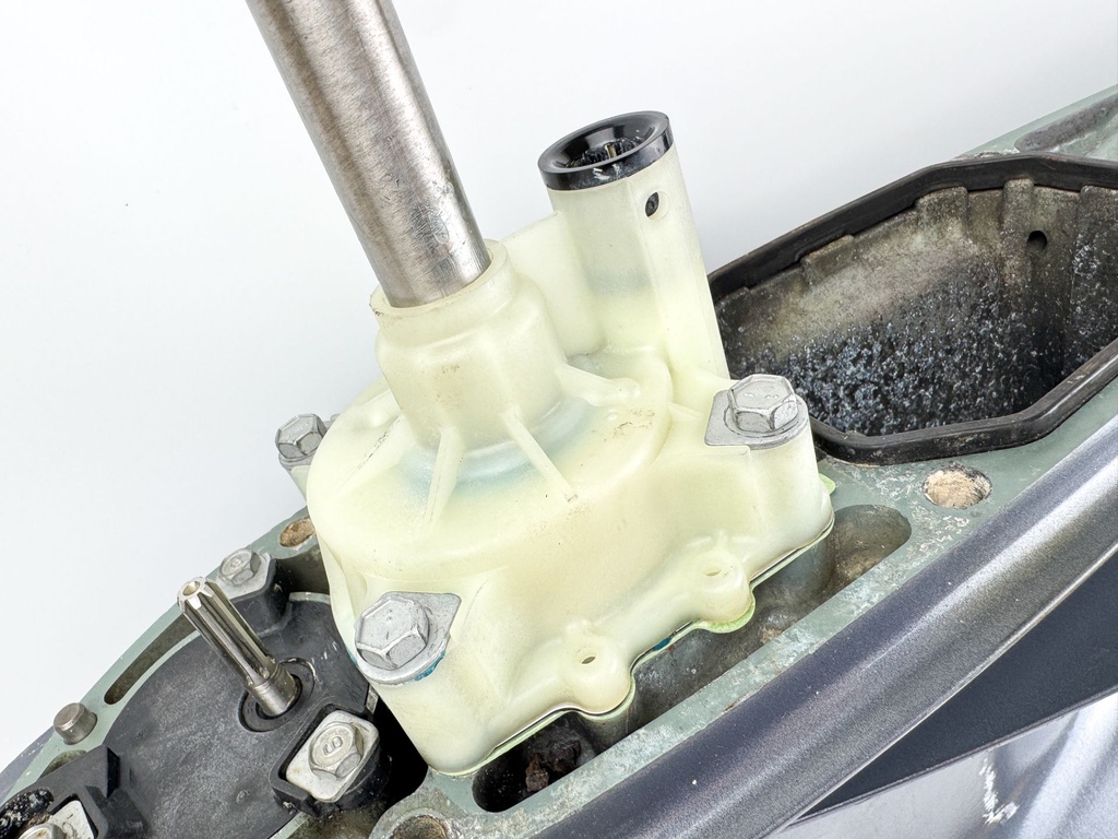 Yamaha 200 225 HP 4 Stroke 30" XXL Lower Unit Gear Case RH Ready To Install