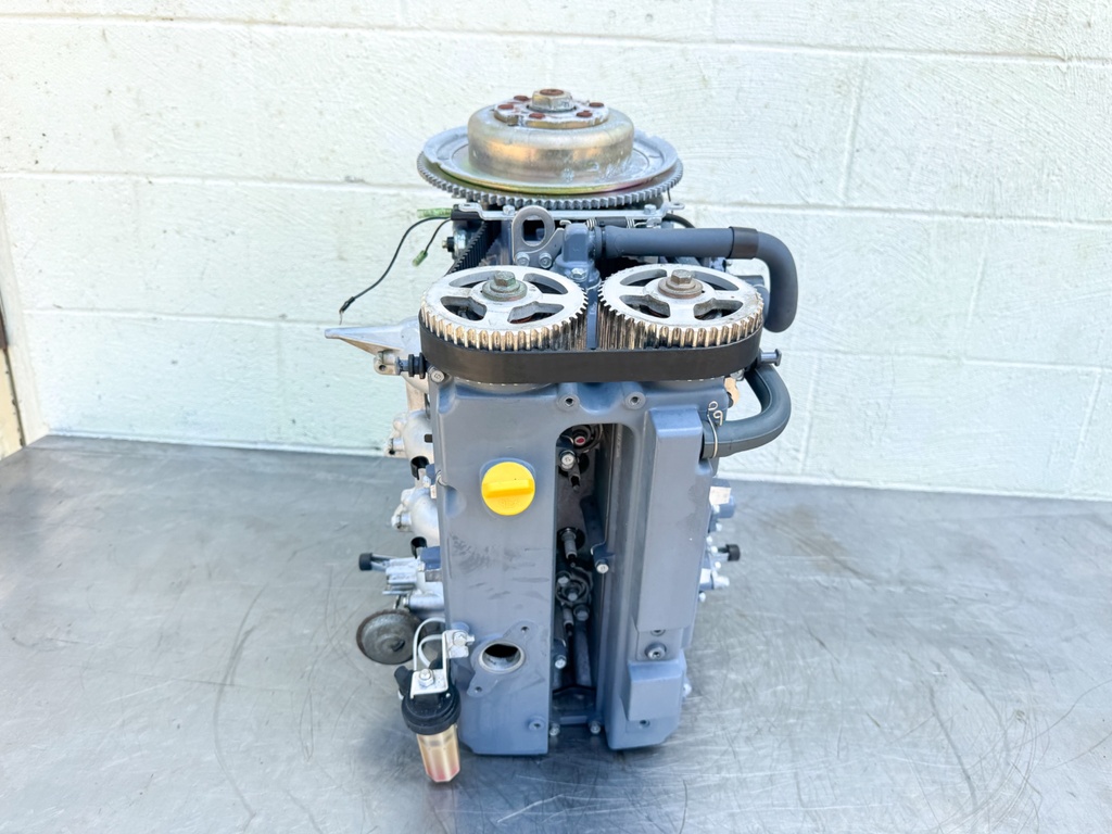 2001 - 2004 Yamaha F 80 90 100 HP 4 Stroke Outboard Powerhead Crankcase Assembly