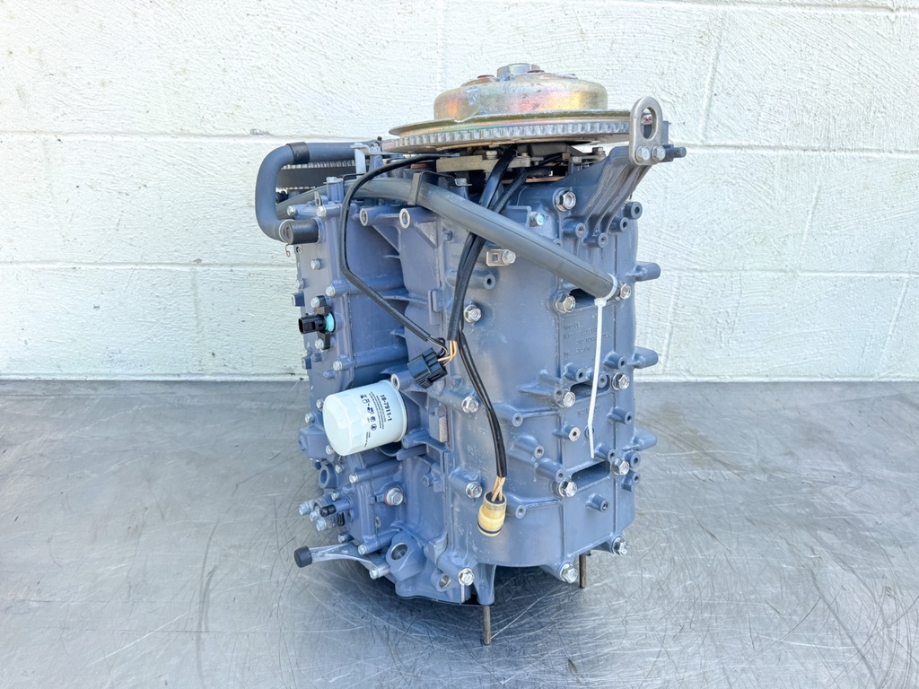 2001 - 2004 Yamaha F 80 90 100 HP 4 Stroke Outboard Powerhead Crankcase Assembly