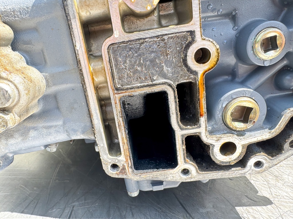 2002 Yamaha 50 HP 4 Stroke Outboard Powerhead 64J-W009B-02-1S OEM