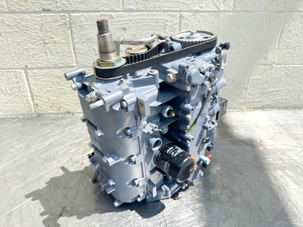 2002 Yamaha 50 HP 4 Stroke Outboard Powerhead 64J-W009B-02-1S OEM