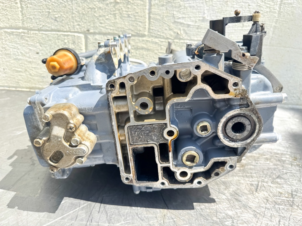 2002 Yamaha 50 HP 4 Stroke Outboard Powerhead 64J-W009B-02-1S OEM