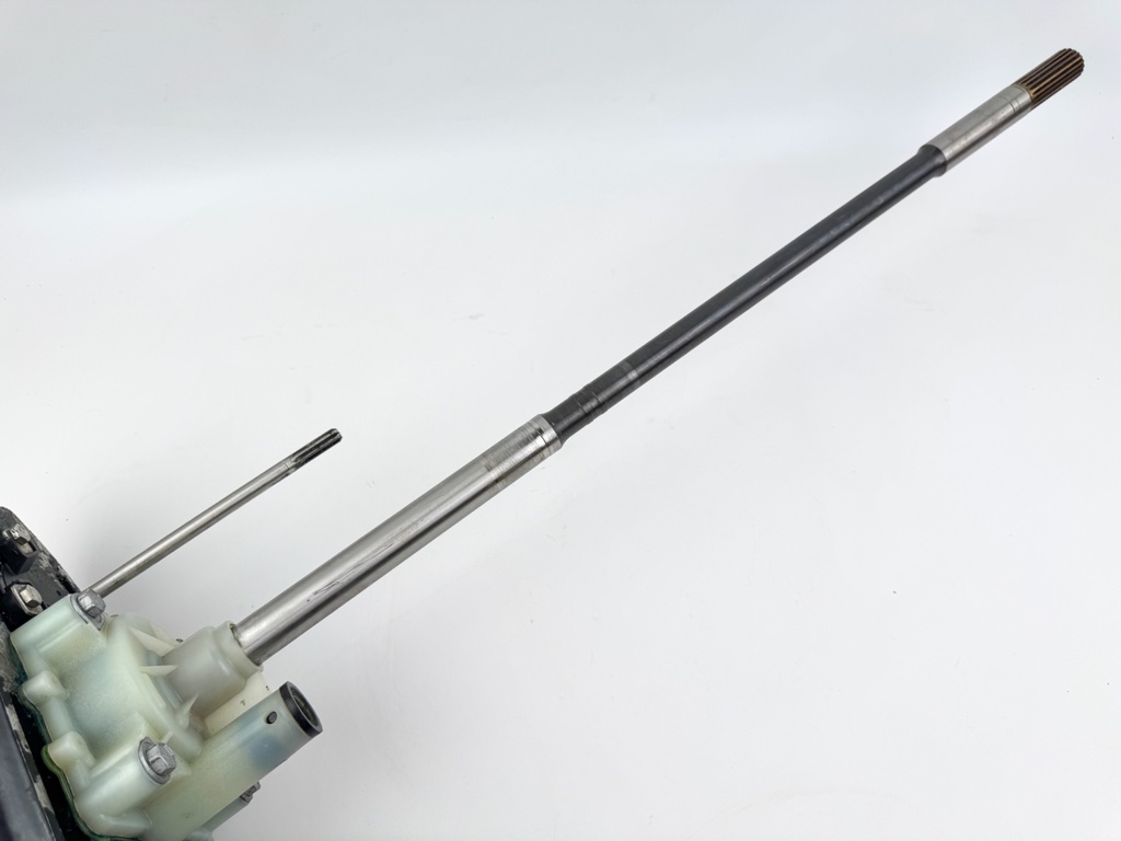 2004 + Yamaha 150HP 4 Stroke 25" XL Lower Unit Gear Case 63P-45300-17-8D RH SEI