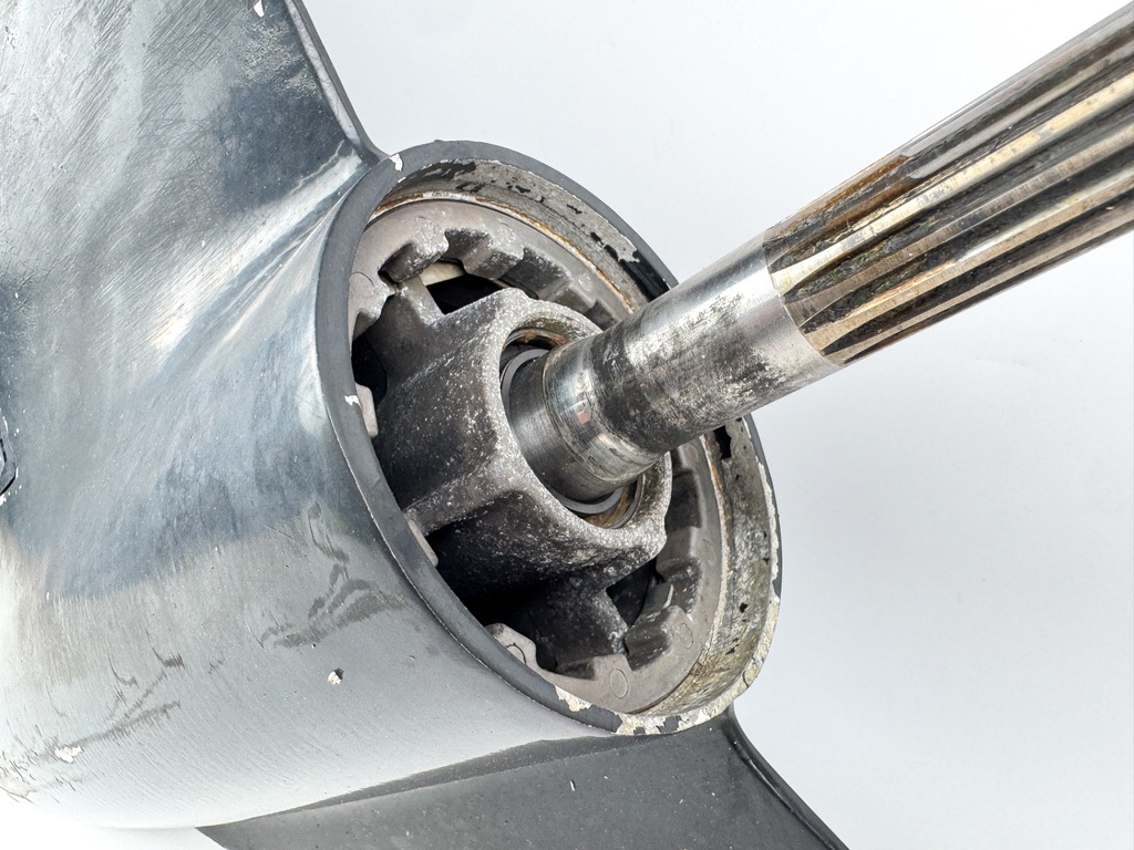 2004 + Yamaha 150HP 4 Stroke 25" XL Lower Unit Gear Case 63P-45300-17-8D RH SEI