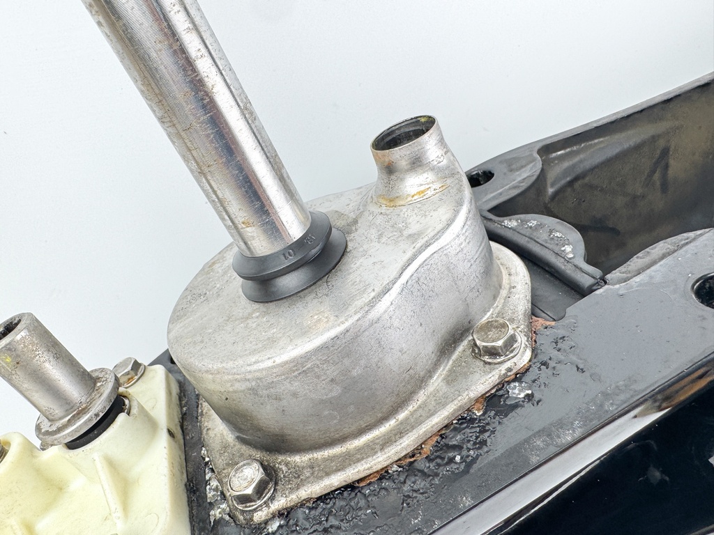 Mercury Verado 200 225 250 275 HP L6 25" XL Lower Unit Gear Case Counter LH