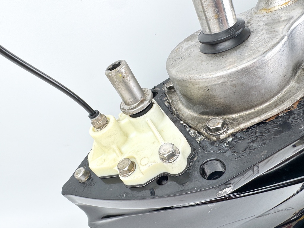 Mercury Verado 200 225 250 275 HP L6 25" XL Lower Unit Gear Case Counter LH