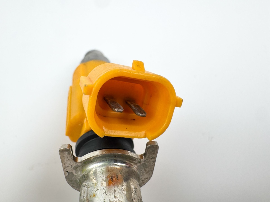 2005 Yamaha 150 HP 4 Stroke Fuel Injector Set W/ Rail Cleaned & Flow Tested