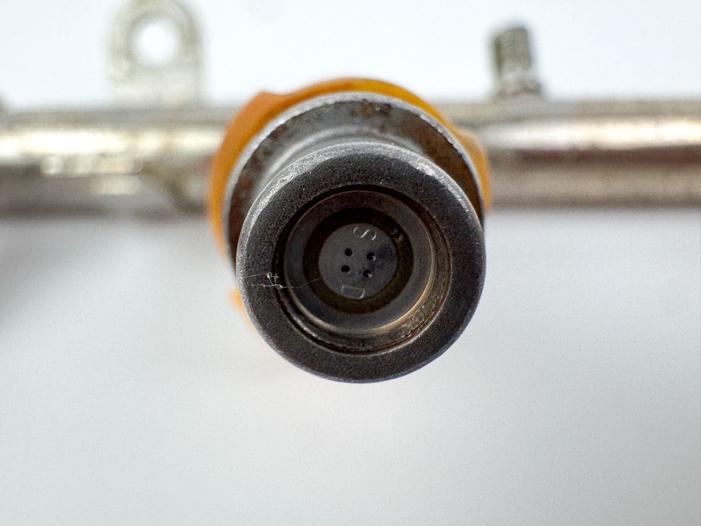 2005 Yamaha 150 HP 4 Stroke Fuel Injector Set W/ Rail Cleaned & Flow Tested