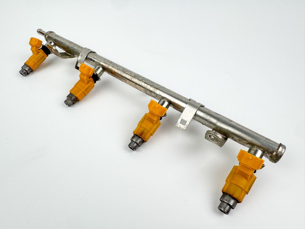 2005 Yamaha 150 HP 4 Stroke Fuel Injector Set W/ Rail Cleaned & Flow Tested