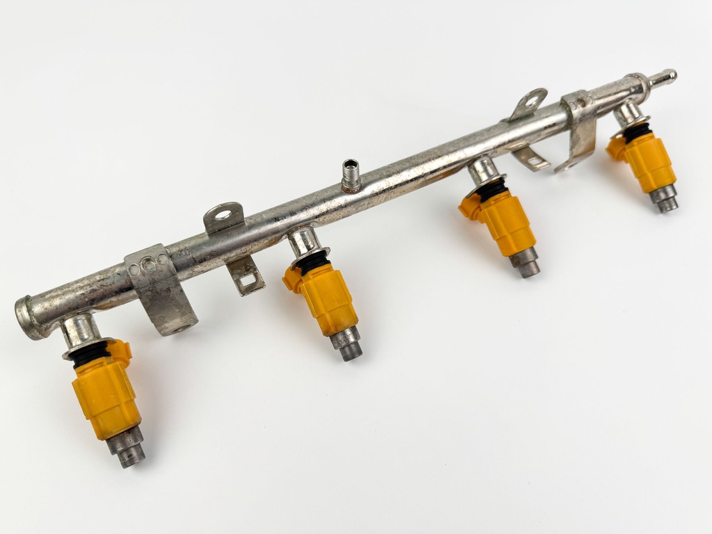 2005 Yamaha 150 HP 4 Stroke Fuel Injector Set W/ Rail Cleaned & Flow Tested